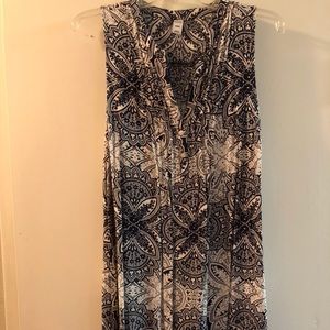 Navy and white patterned sleevless dress; size: M